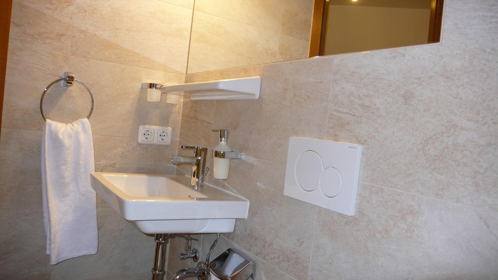 Apartment Xenia Гармиш-Партенкирхен Экстерьер фото